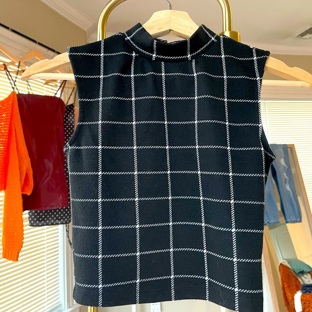 Hollister Plaid Black Crop Top NWOT